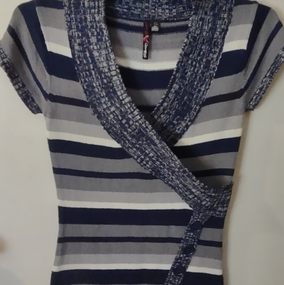 Short sleeved knitted dress
